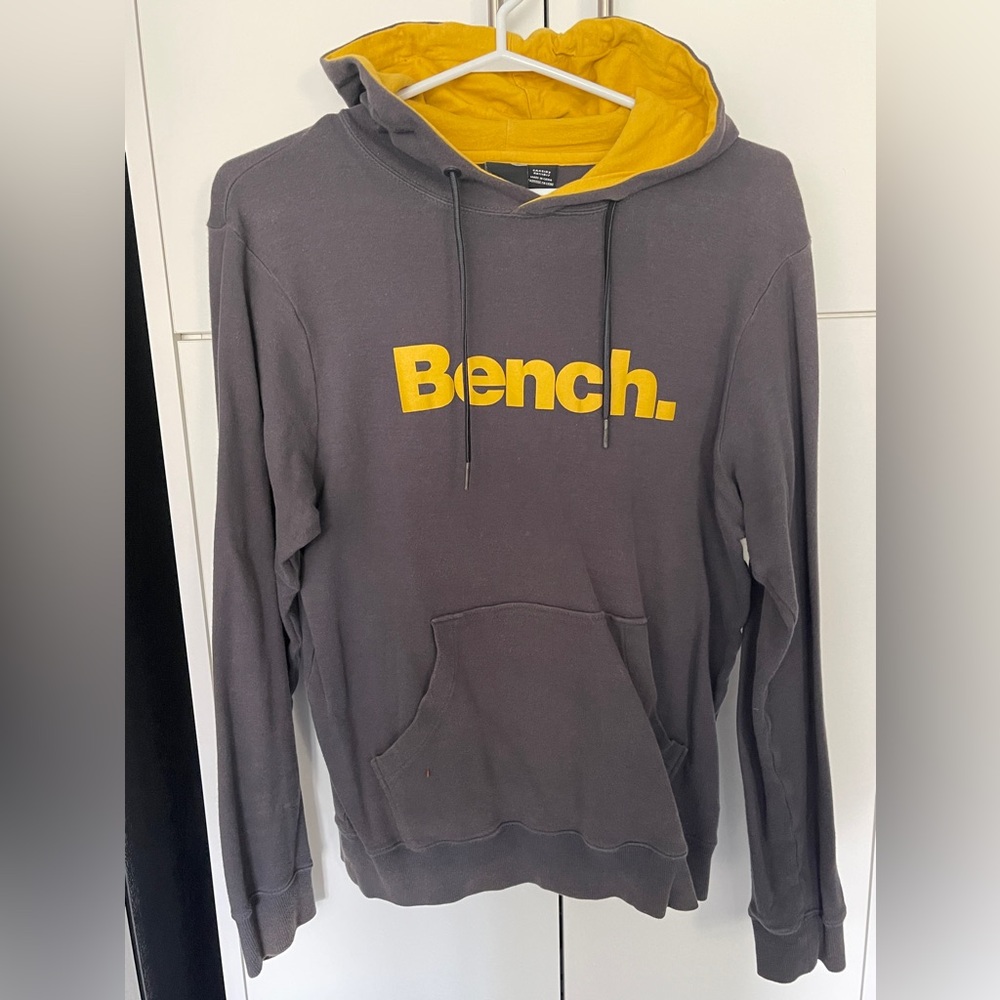 Bench Men’s Hoodie Size Small S Grey With Yellow Logo, Kangaroo Pocket
